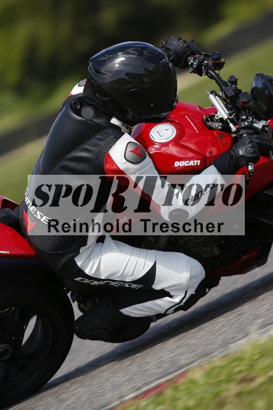 /Archiv-2024/29 12.06.2024 MOTO.CH Track Day ADR/Gruppe blau/71